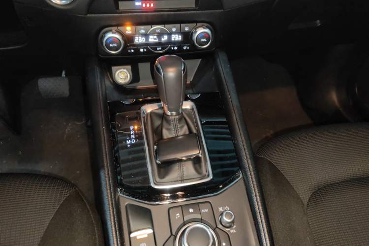 Used Mazda CX-5 2024 2.0L Automatic Two-Wheel Drive ZhiShang Version Gear Lever
