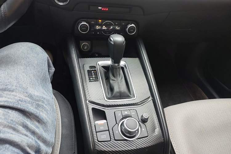 Used Mazda CX-5 2024 2.0L Automatic Two-Wheel Drive ZhiShang Pro Gear Lever