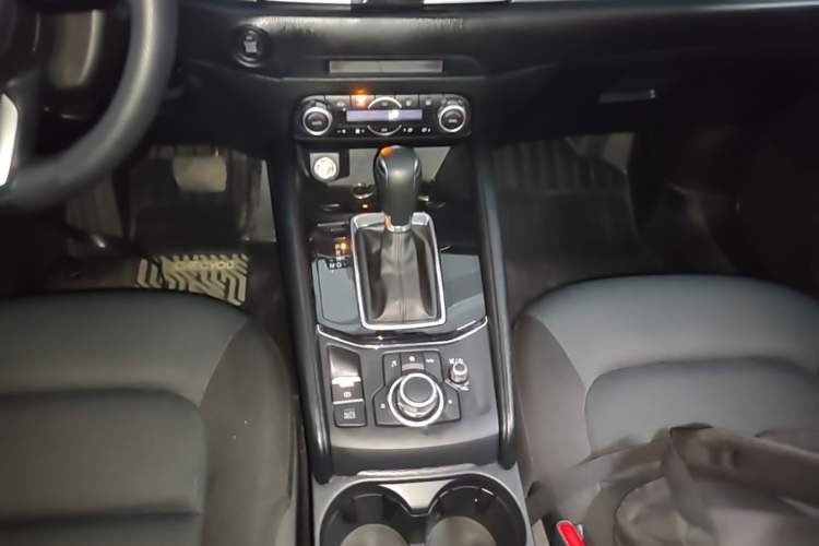 Used Mazda CX-5 2024 2.0L Automatic Two-Wheel Drive Comfort Version Gear Lever