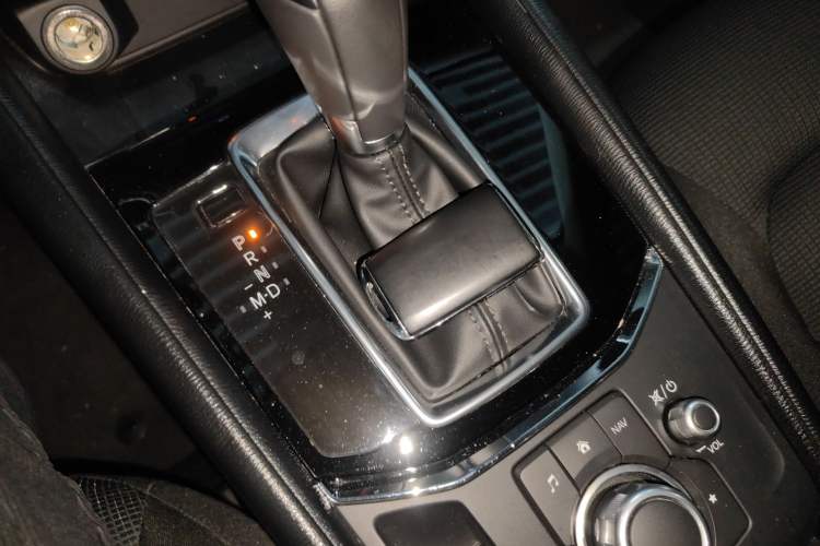 Used Mazda CX-5 2024 2.0L Automatic Two-Wheel Drive ZhiShang Version Interior 1