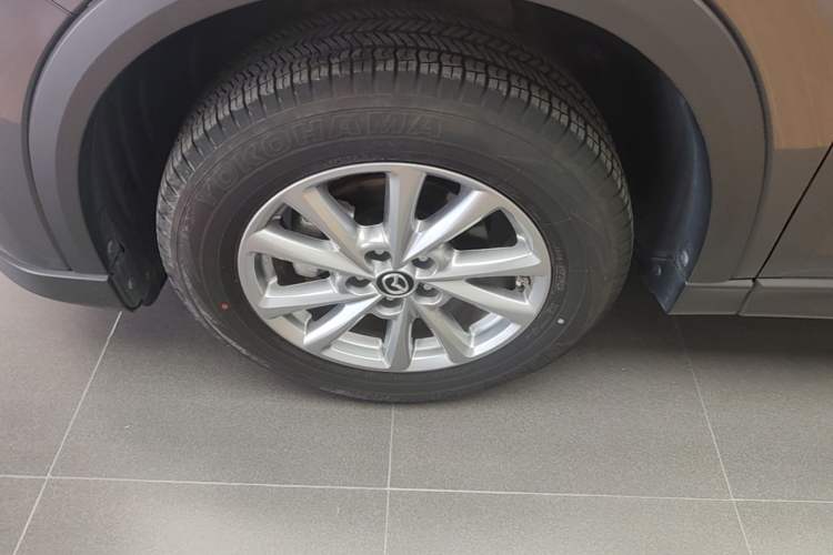 Used Mazda CX-5 2024 2.0L Automatic Two-Wheel Drive ZhiShang Version Left Front Wheel Hub