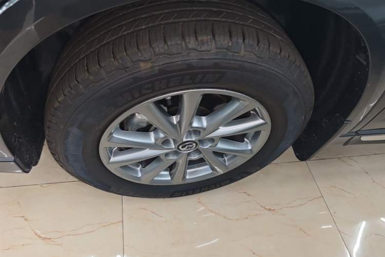 Used Mazda CX-5 2024 2.0L Automatic Two-Wheel Drive ZhiShang Pro Left Front Wheel Hub