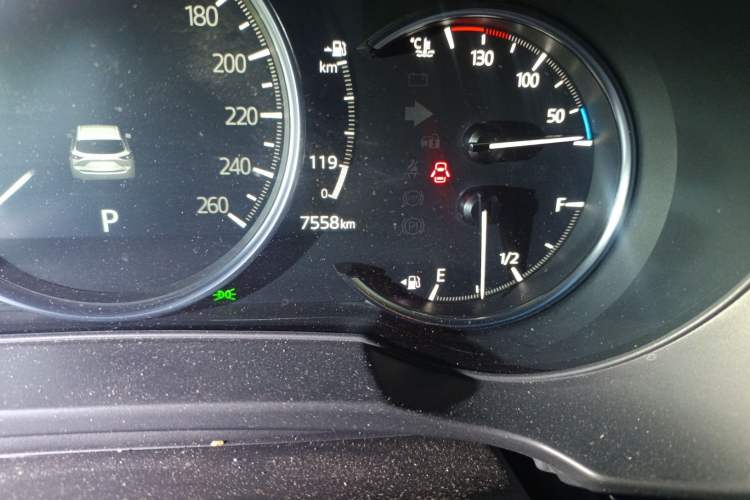 Used Mazda CX-5 2024 2.0L Automatic Two-Wheel Drive ZhiShang Version Odometer Close Up