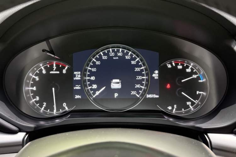 Used Mazda CX-5 2024 2.0L Automatic Two-Wheel Drive ZhiShang Version Odometer Close Up