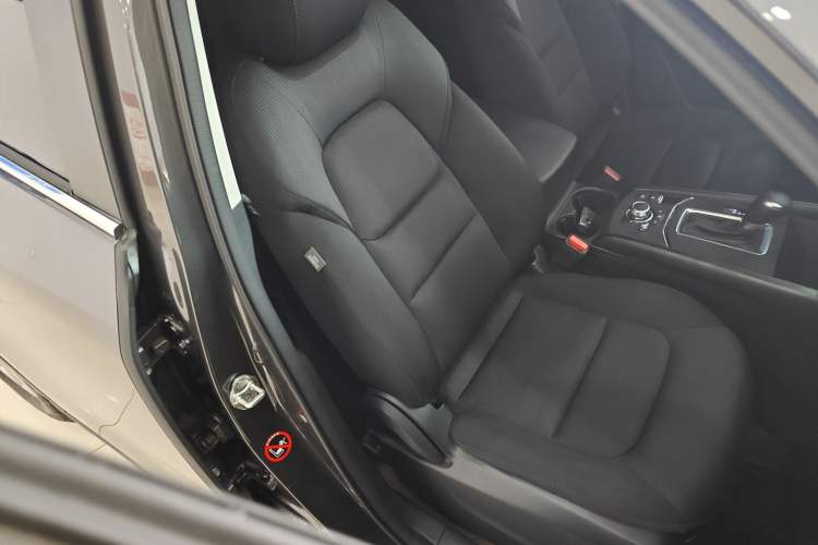 Used Mazda CX-5 2024 2.0L Automatic Two-Wheel Drive Comfort Version Right Front Seat