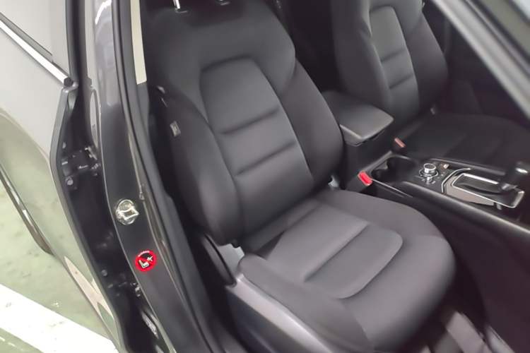 Used Mazda CX-5 2024 2.0L Automatic Two-Wheel Drive Comfort Version Right Front Seat