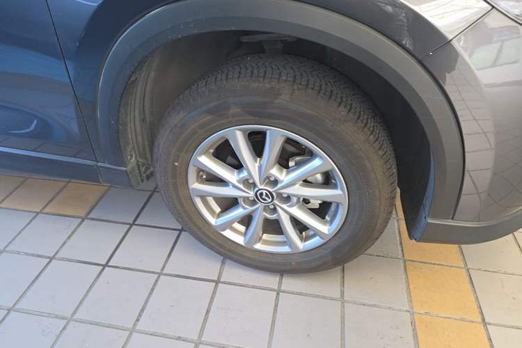 Used Mazda CX-5 2024 2.0L Automatic Two-Wheel Drive Comfort Version Right Front Wheel Hub