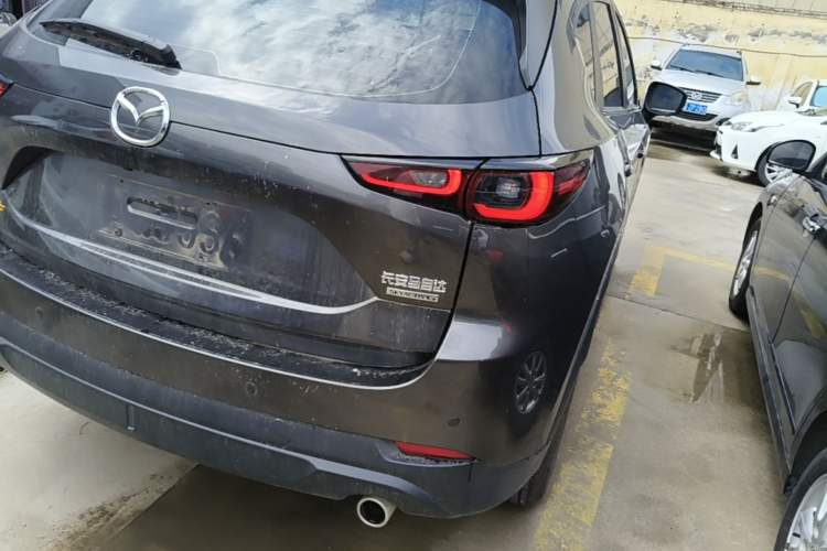 Used Mazda CX-5 2024 2.0L Automatic Two-Wheel Drive ZhiShang Version Right Rear Taillight