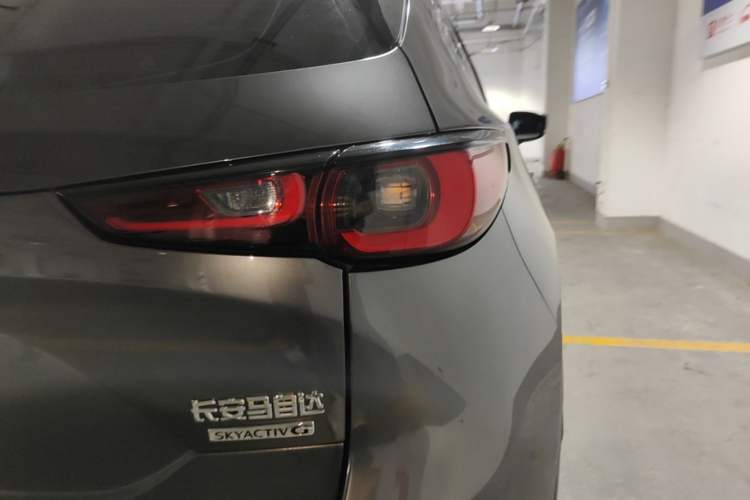 Used Mazda CX-5 2024 2.0L Automatic Two-Wheel Drive Zhiya Pro Right Rear Taillight