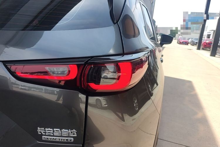 Used Mazda CX-5 2024 2.0L Automatic Two-Wheel Drive ZhiShang Version Right Rear Taillight