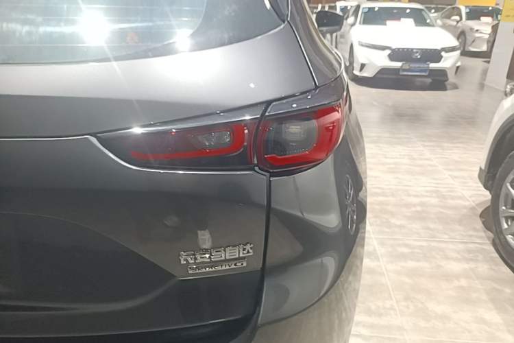 Used Mazda CX-5 2024 2.0L Automatic Two-Wheel Drive ZhiShang Version Right Rear Taillight