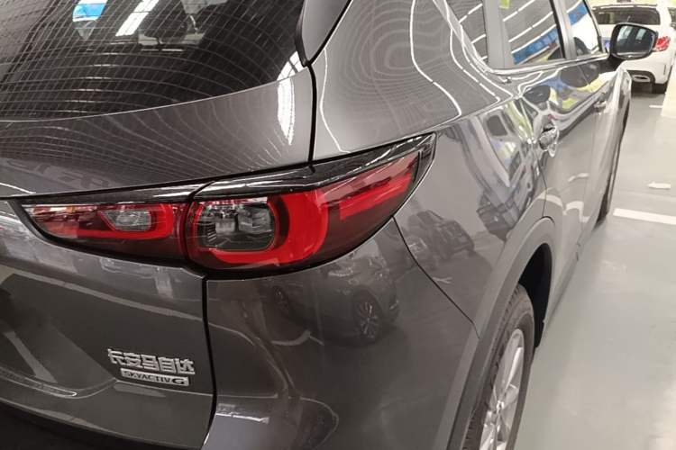 Used Mazda CX-5 2024 2.0L Automatic Two-Wheel Drive Comfort Version Right Rear Taillight