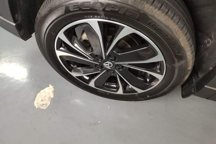 Used Mazda CX-5 2024 2.5L Automatic Two-Wheel Drive ZhiZun Version Right Rear Wheel Hub