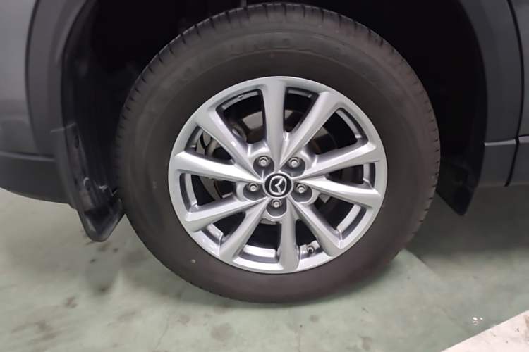 Used Mazda CX-5 2024 2.0L Automatic Two-Wheel Drive Comfort Version Right Rear Wheel Hub