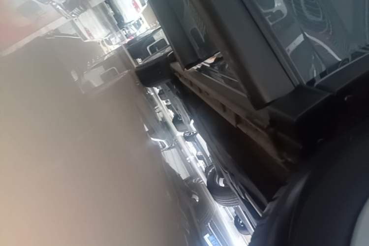 Used Mazda CX-5 2024 2.0L Automatic Two-Wheel Drive ZhiShang Pro Right Side Sill