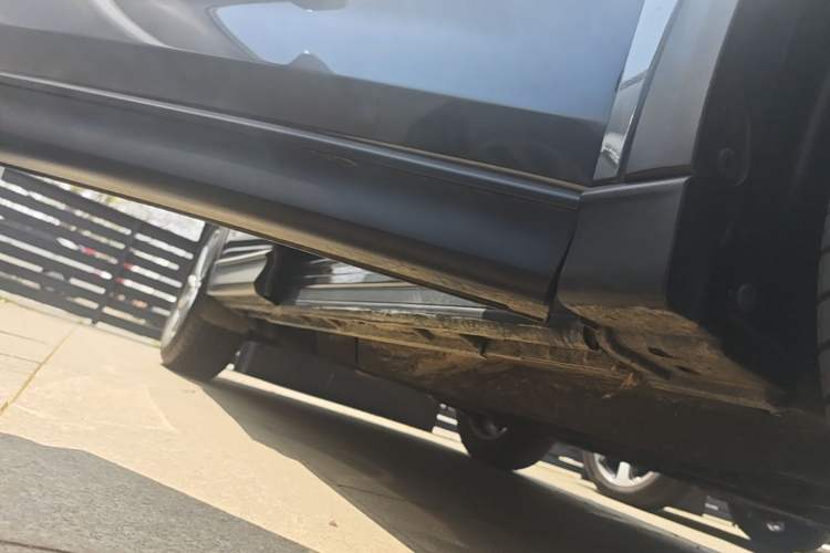 Used Mazda CX-5 2024 2.0L Automatic Two-Wheel Drive ZhiShang Version Right Side Sill