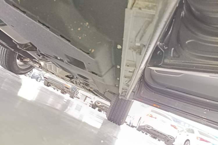 Used Mazda CX-5 2024 2.0L Automatic Two-Wheel Drive Comfort Version Right Side Sill