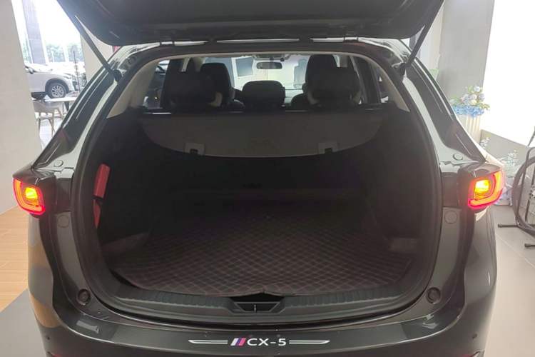 Used Mazda CX-5 2024 2.0L Automatic Two-Wheel Drive ZhiShang Version Trunk