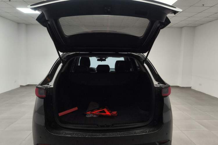 Used Mazda CX-5 2024 2.0L Automatic Two-Wheel Drive ZhiShang Version Trunk