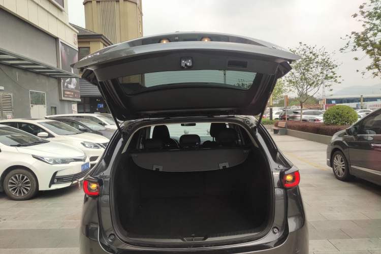 Used Mazda CX-5 2024 2.0L Automatic Two-Wheel Drive ZhiShang Version Trunk