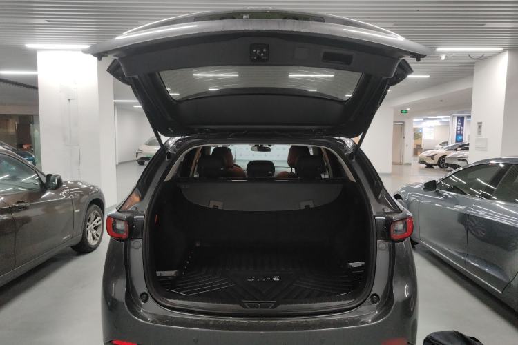 Used Mazda CX-5 2024 2.0L Automatic Two-Wheel Drive ZhiShang Version Trunk