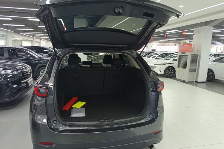 Used Mazda CX-5 2024 2.0L Automatic Two-Wheel Drive ZhiShang Version Trunk