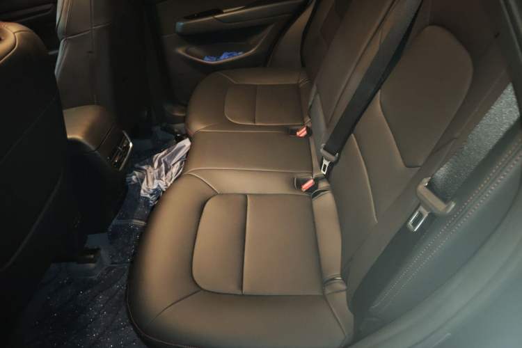 Used Mazda CX-5 2024 2.0L Automatic Two-Wheel Drive Comfort Version Left Rear Seat