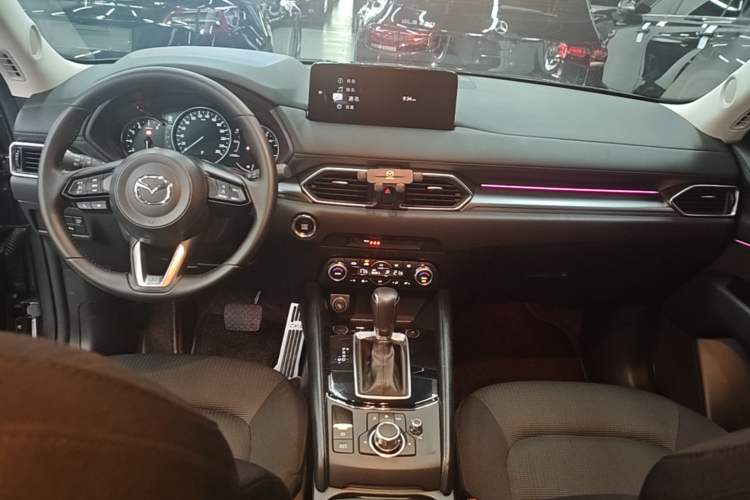 Used Mazda CX-5 2024 2.0L Automatic Two-Wheel Drive ZhiShang Version Center Console