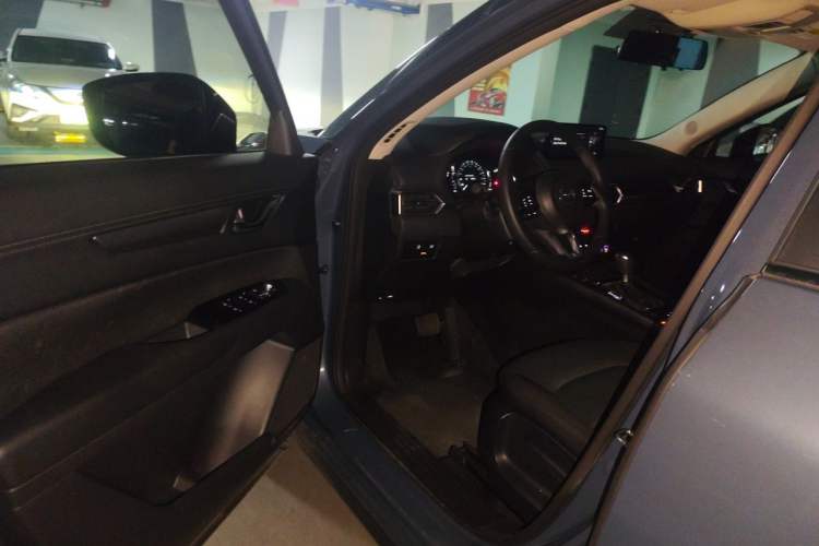 Used Mazda CX-5 2024 2.0L Automatic Two-Wheel Drive ZhiShang Version Driver Seat