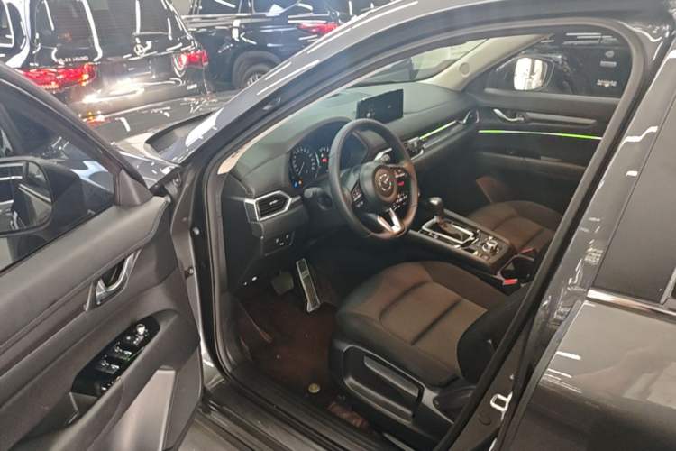 Used Mazda CX-5 2024 2.0L Automatic Two-Wheel Drive ZhiShang Version Driver Seat