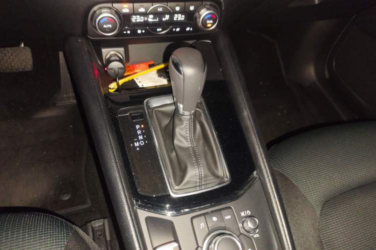 Used Mazda CX-5 2024 2.0L Automatic Two-Wheel Drive ZhiShang Version Gear Lever
