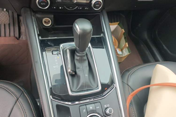 Used Mazda CX-5 2024 2.5L Automatic Two-Wheel Drive ZhiZun Version Gear Lever