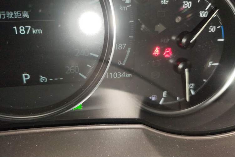Used Mazda CX-5 2024 2.0L Automatic Two-Wheel Drive ZhiShang Version Odometer Close Up