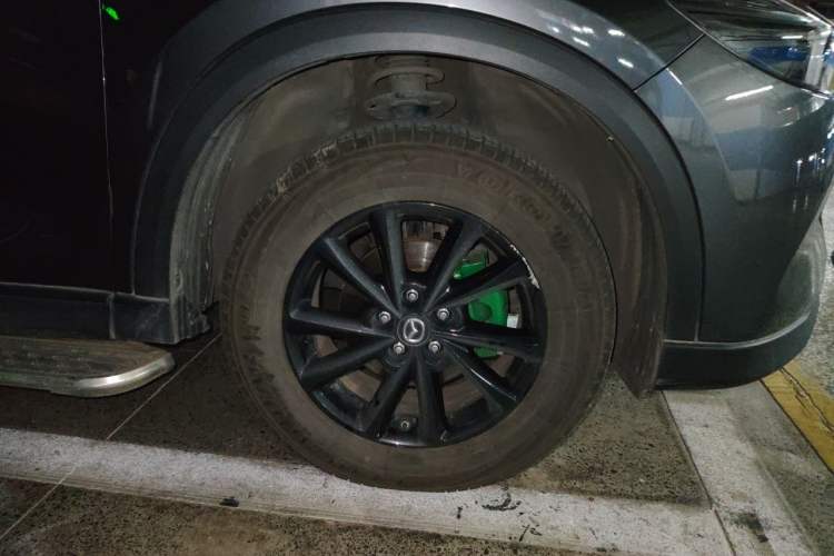 Used Mazda CX-5 2024 2.0L Automatic Two-Wheel Drive Comfort Version Right Front Wheel Hub