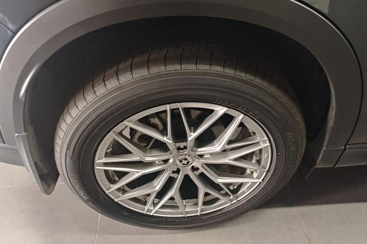 Used Mazda CX-5 2024 2.0L Automatic Two-Wheel Drive ZhiShang Version Right Rear Wheel Hub
