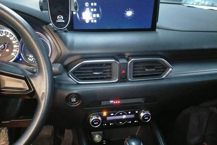 Used Mazda CX-5 2024 2.0L Automatic Two-Wheel Drive Comfort Version Audio And AC Panel