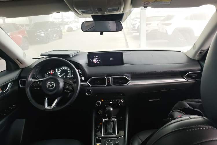 Used Mazda CX-5 2024 2.0L Automatic Two-Wheel Drive ZhiShang Pro Center Console