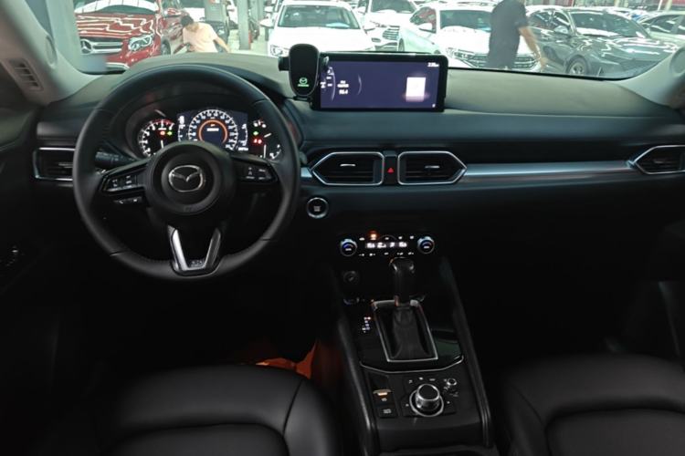 Used Mazda CX-5 2024 2.0L Automatic Two-Wheel Drive ZhiShang Version Center Console