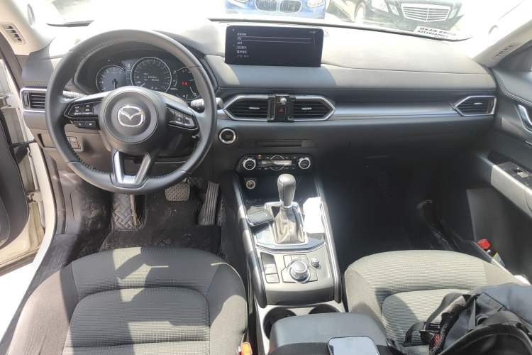 Used Mazda CX-5 2024 2.0L Automatic Two-Wheel Drive ZhiShang Version Center Console