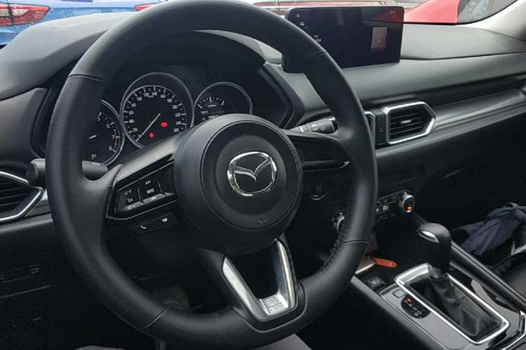 Used Mazda CX-5 2024 2.0L Automatic Two-Wheel Drive Comfort Version Center Console