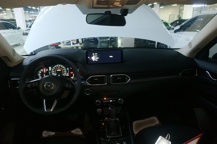 Used Mazda CX-5 2024 2.0L Automatic Two-Wheel Drive ZhiShang Version Center Console