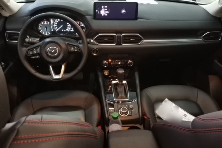 Used Mazda CX-5 2024 2.0L Automatic Two-Wheel Drive ZhiShang Version Center Console