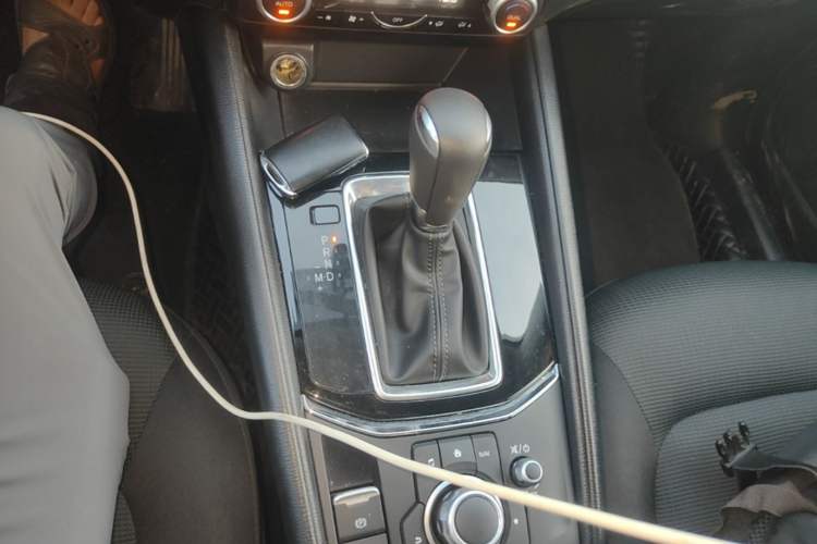 Used Mazda CX-5 2024 2.0L Automatic Two-Wheel Drive ZhiShang Version Gear Lever