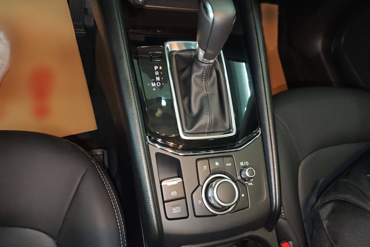 Used Mazda CX-5 2024 2.0L Automatic Two-Wheel Drive ZhiShang Version Gear Lever