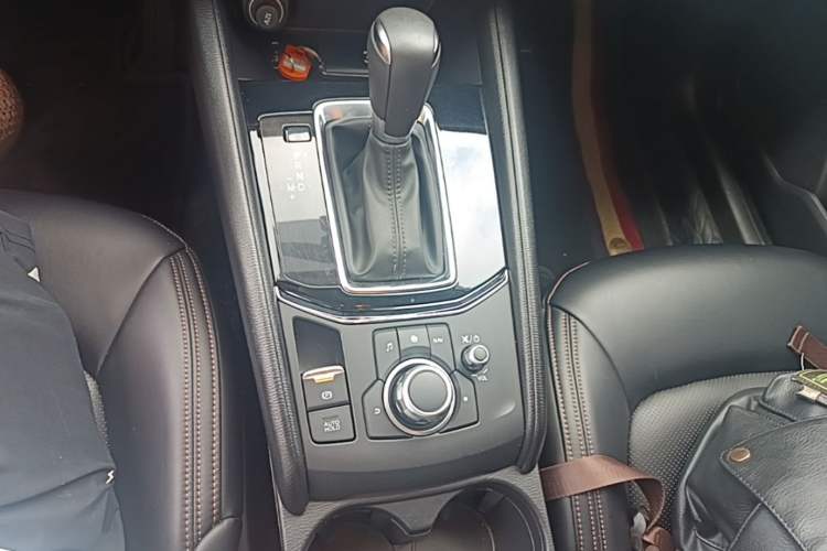 Used Mazda CX-5 2024 2.0L Automatic Two-Wheel Drive ZhiShang Version Gear Lever