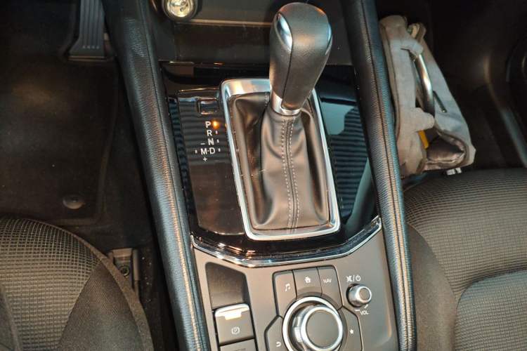 Used Mazda CX-5 2024 2.0L Automatic Two-Wheel Drive Comfort Version Gear Lever