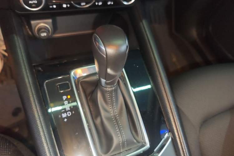 Used Mazda CX-5 2024 2.0L Automatic Two-Wheel Drive ZhiShang Version Gear Lever