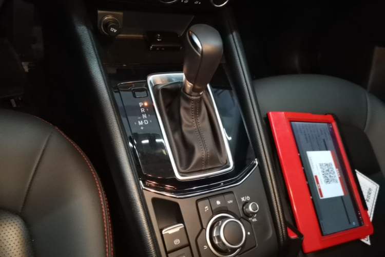 Used Mazda CX-5 2024 2.0L Automatic Two-Wheel Drive ZhiShang Version Gear Lever