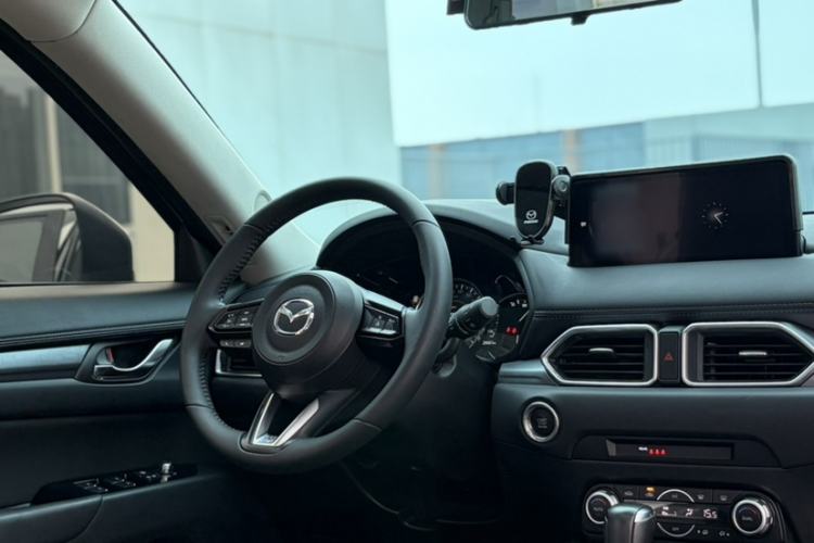 Used Mazda CX-5 2024 2.0L Automatic Two-Wheel Drive ZhiShang Version Interior 2