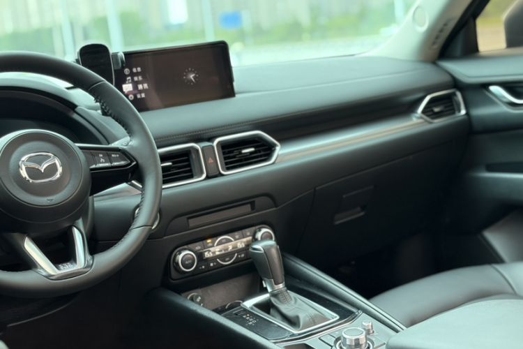 Used Mazda CX-5 2024 2.0L Automatic Two-Wheel Drive ZhiShang Version Interior 8